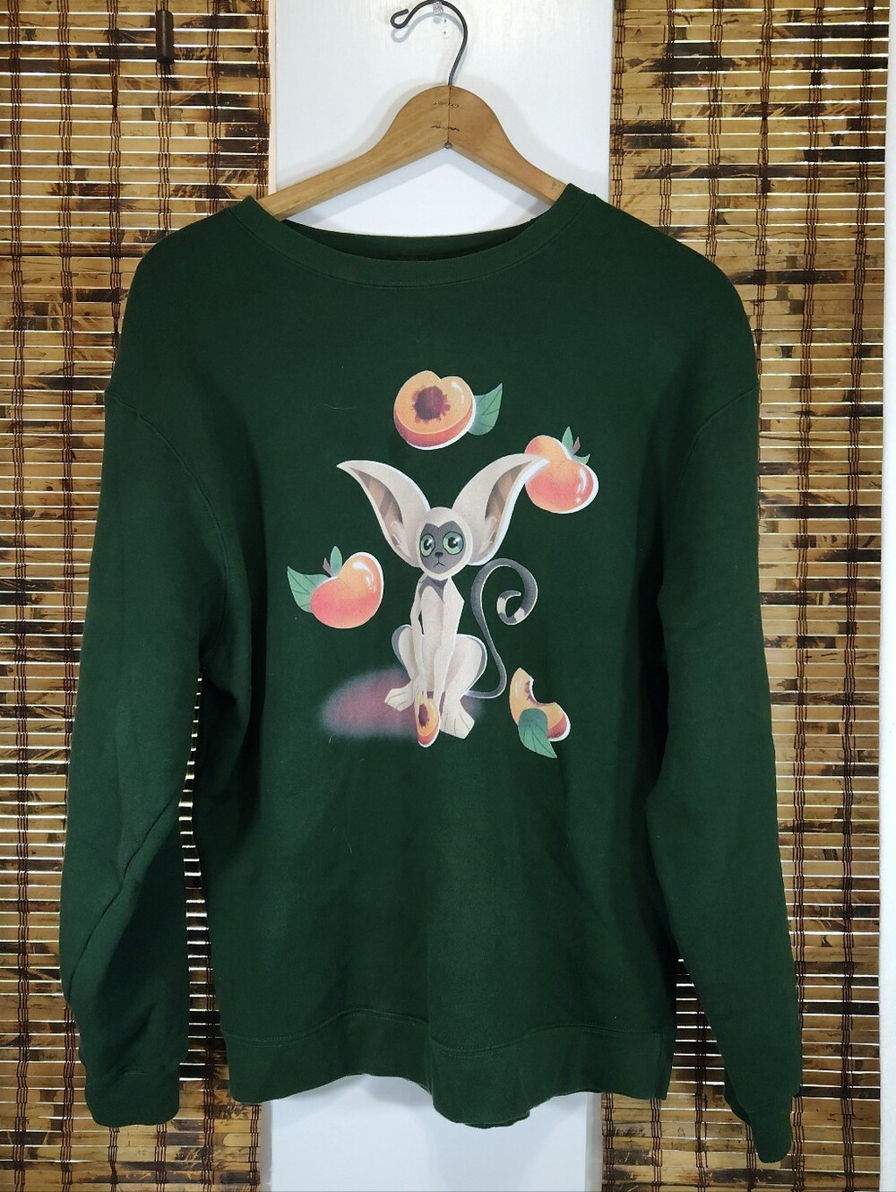 Nickelodeon Avatar: The Last Airbender "Peachy Keen" Momo Crewneck Sweatshirt